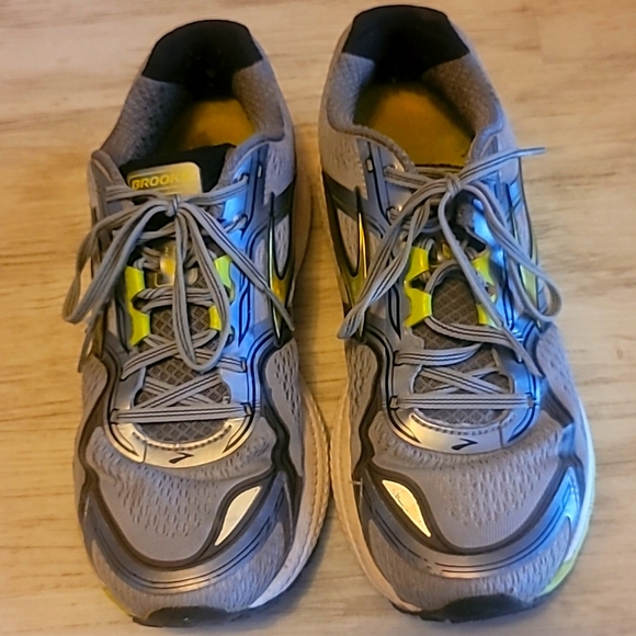 Brooks Other - Mens brooks ghost size 10.5 shoe